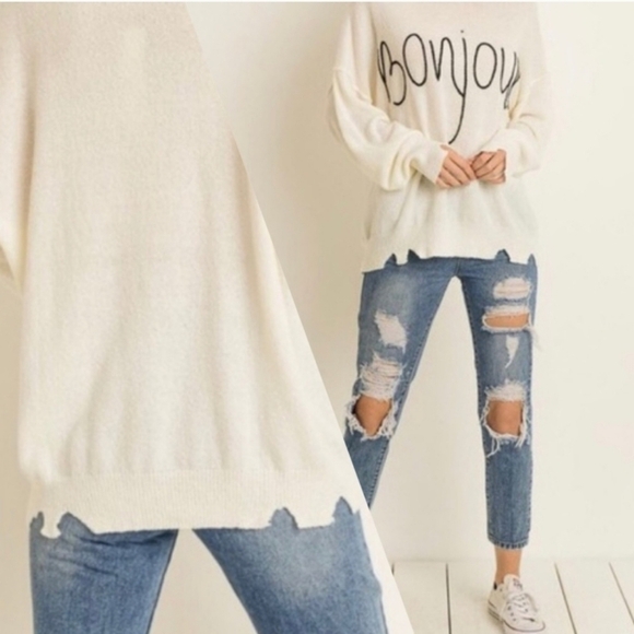 Le Lis Oversized Slouchy Bonjour Off White Lightweight Sweater Size Small - Picture 1 of 11